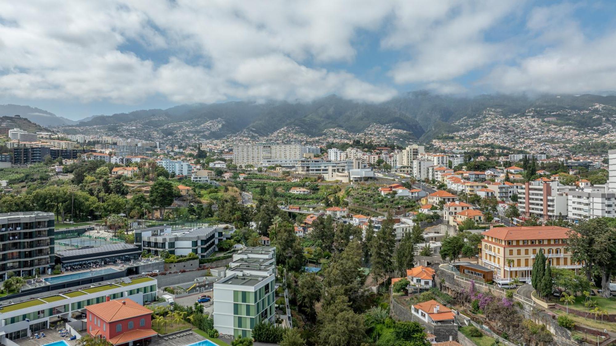 Vista Savoy By Rmz Apartment Funchal  Bagian luar foto